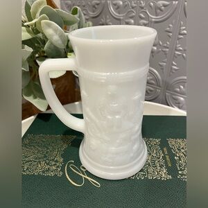 🤍Vintage milk glass beer mug with embossed tavern